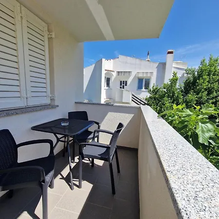 In Mit Eigenem Balkon Baska (Krk)