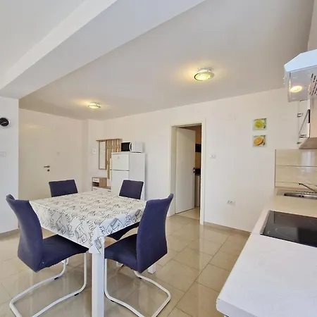 In Mit Eigenem Balkon Apartman Baška