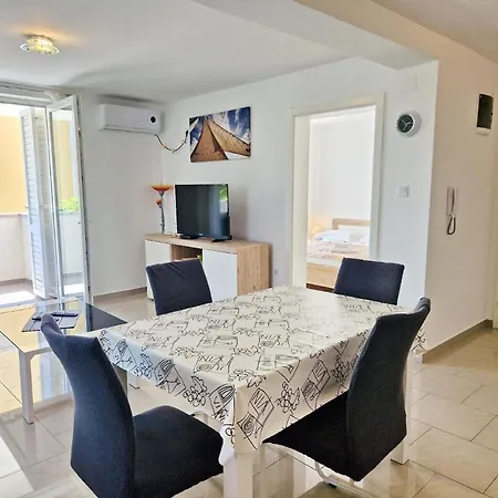In Mit Eigenem Balkon Apartman *