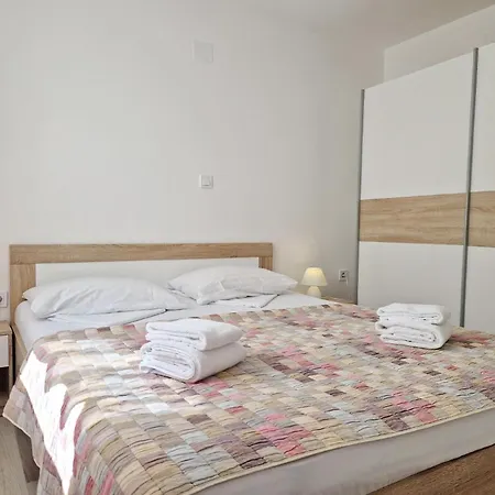 In Mit Eigenem Balkon Apartman Baška